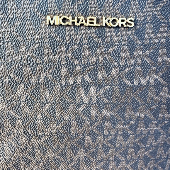 Michael Kors Jet Set Travel Large Chain Tote – Brown (NWT) Retail $558 - Picture 12 of 16